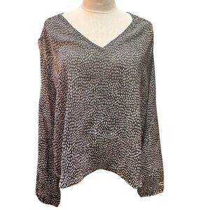 Anthropologie Everly Smocked shoulder black/tan dot v-neck l/sleeve blouse med.
